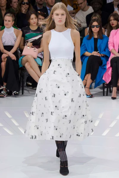Look 7